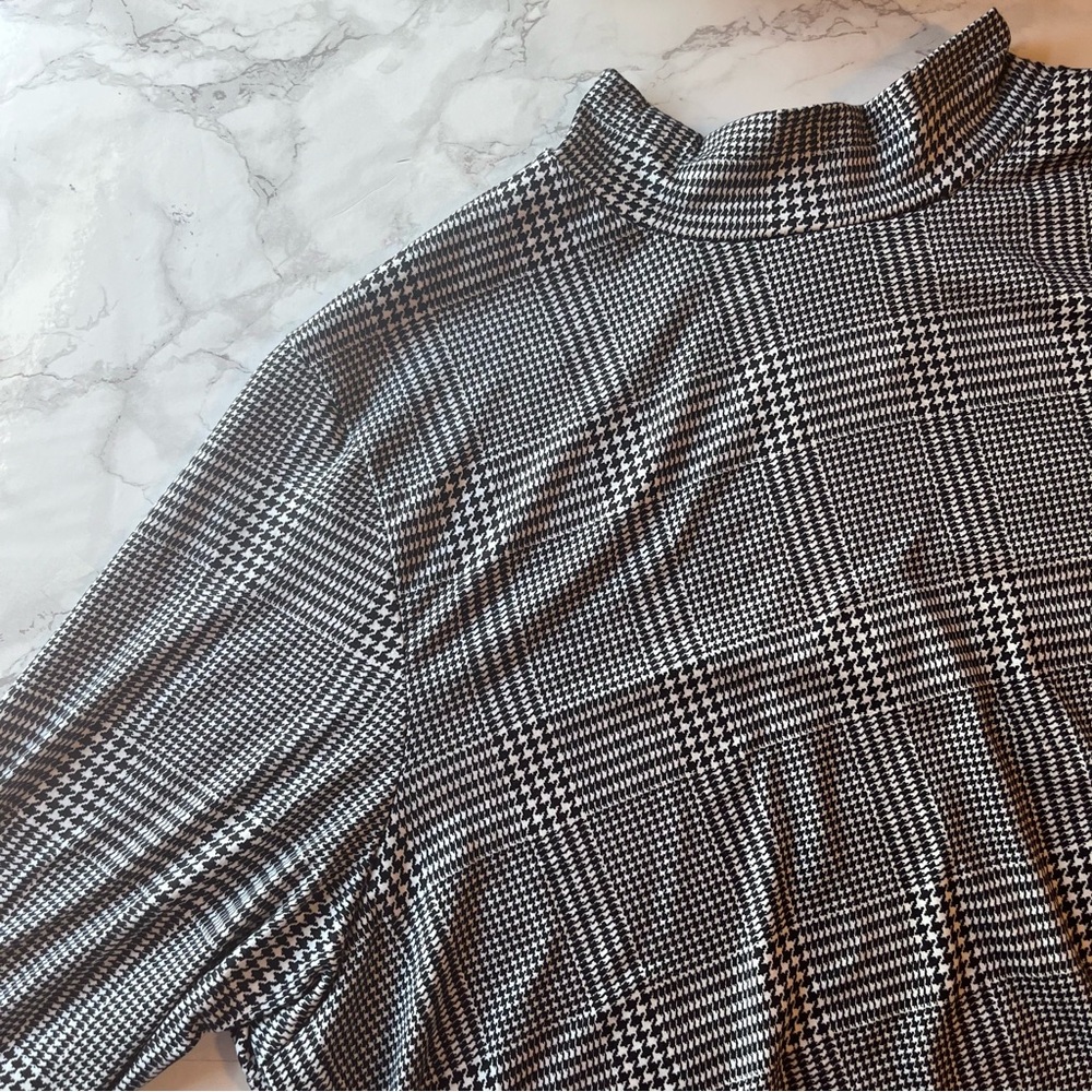 NWT DRAMA Houndstooth Mock Neck Top